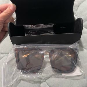 NWT BCBGMAXAZRIA Lena Tortoise sunglasses